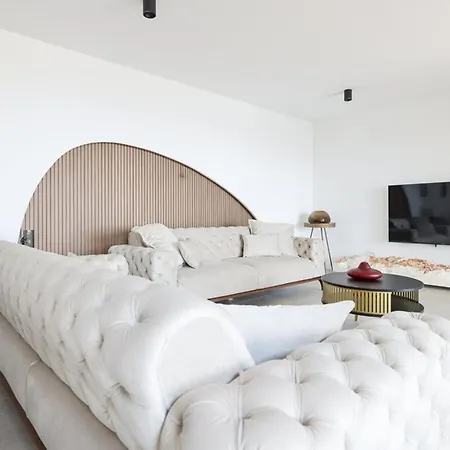 Novue With Pool Maslenica