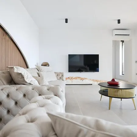 Villa Novue With Pool *