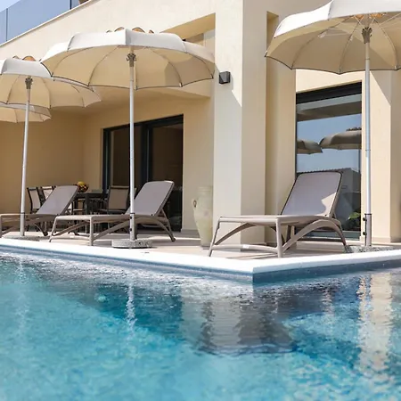 Novue With Pool Villa *