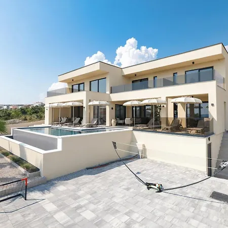 Novue With Pool Villa