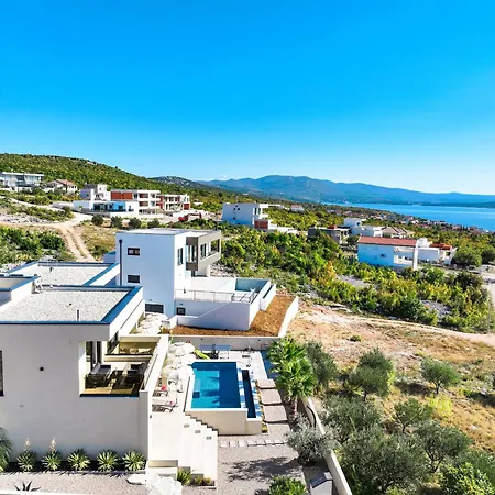 فيلة Novue With Pool *