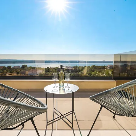 Novue With Pool Villa Maslenica