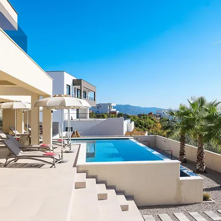 Novue With Pool Villa