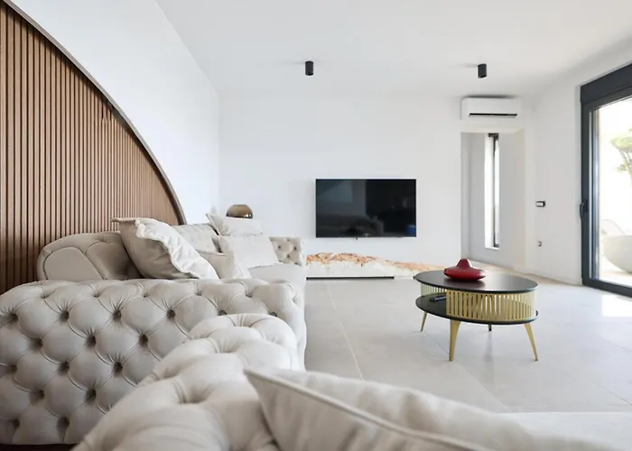 Villa Novue With Pool *