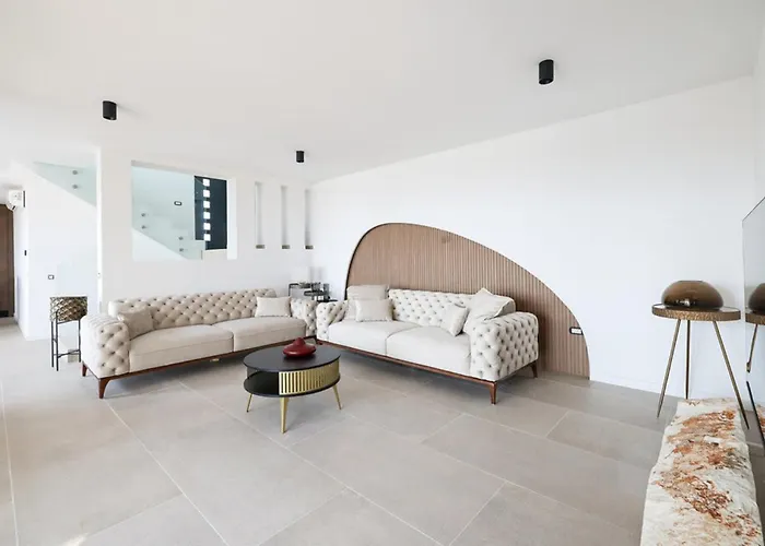 Novue With Pool * Maslenica