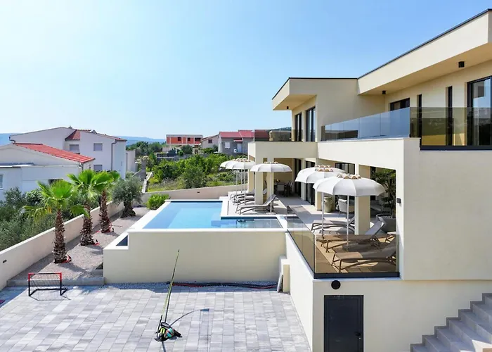 Villa Novue With Pool