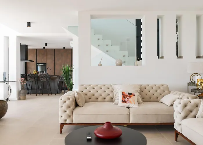 Novue With Pool Maslenica