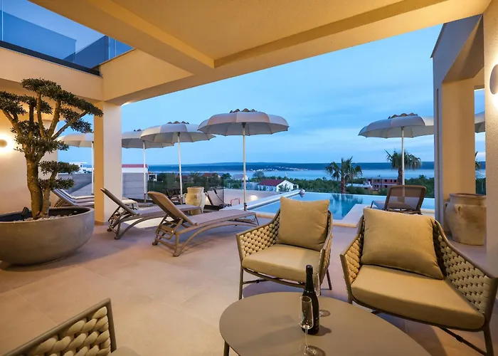 Villa Novue With Pool *