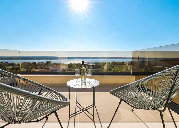 Novue With Pool فيلة ماسلينتسا