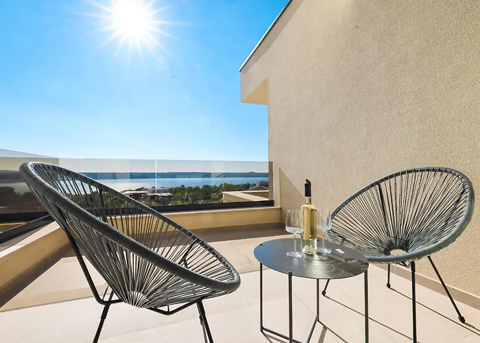 Novue With Pool * Maslenica