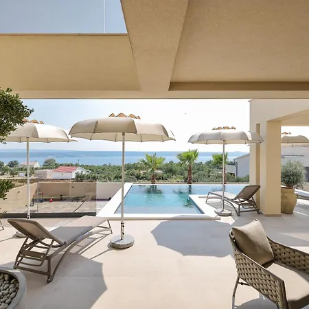 Villa Novue With Pool *