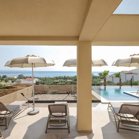 Villa Novue With Pool