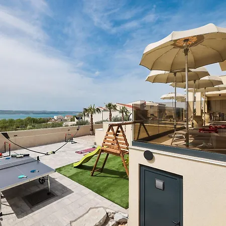 Novue With Pool Villa