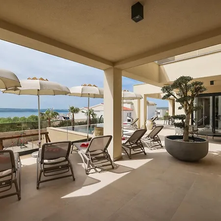 Novue With Pool Villa