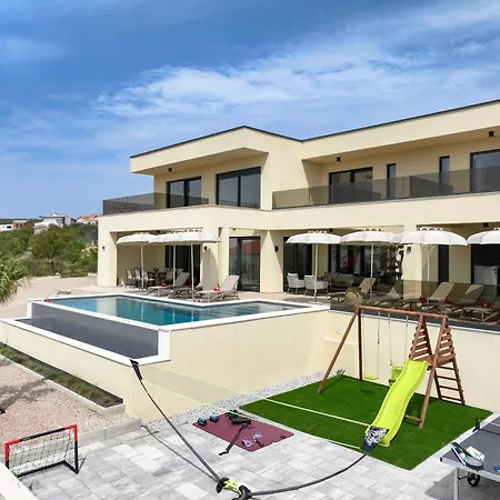 Villa Novue With Pool Maslenica