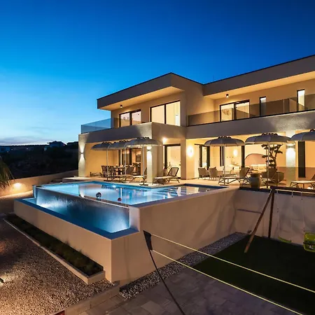 Villa Novue With Pool Maslenica