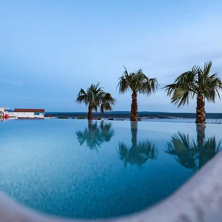 Villa Novue With Pool Maslenica