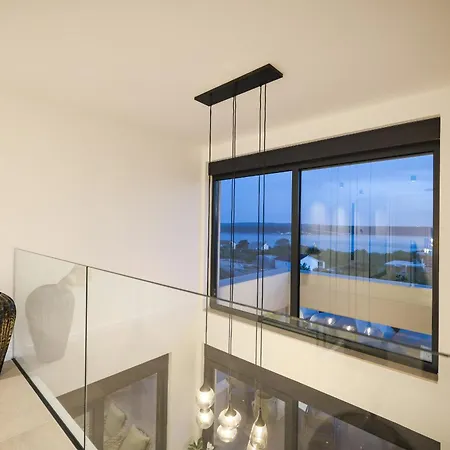 Villa Novue With Pool