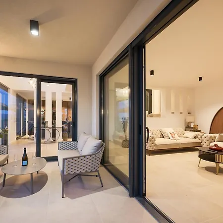 Novue With Pool Vila Maslenica