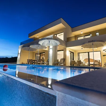 Novue With Pool *