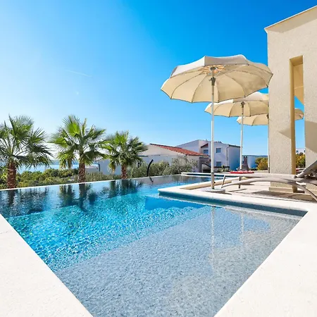 Novue With Pool * Maslenica