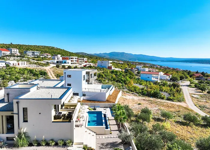 Вилла Novue With Pool *