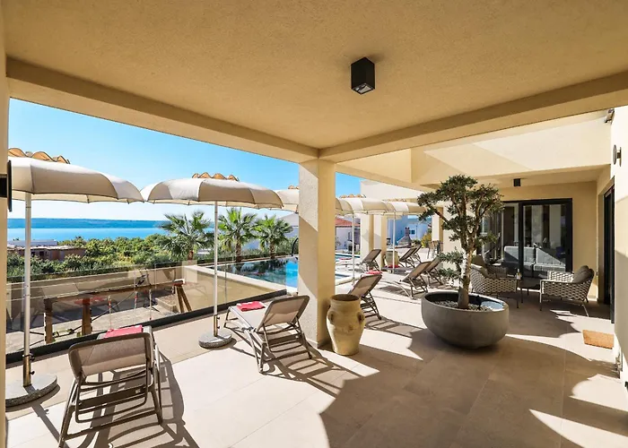 Novue With Pool Вилла