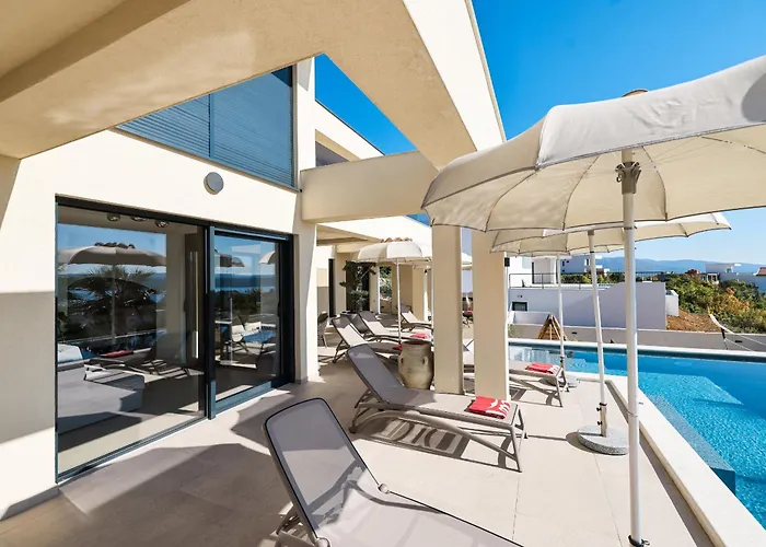 Novue With Pool Масленица