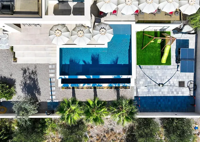 Novue With Pool Вилла